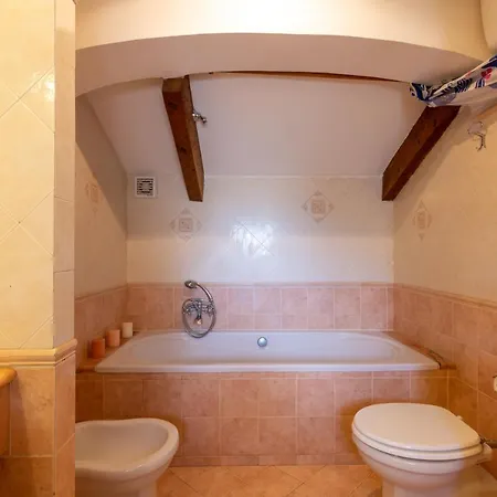 Rossy House Apartment