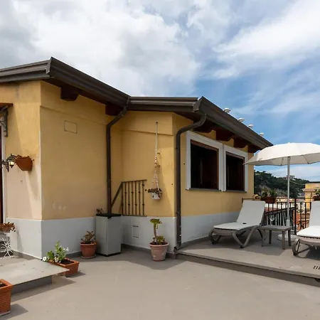 Apartment Rossy House *